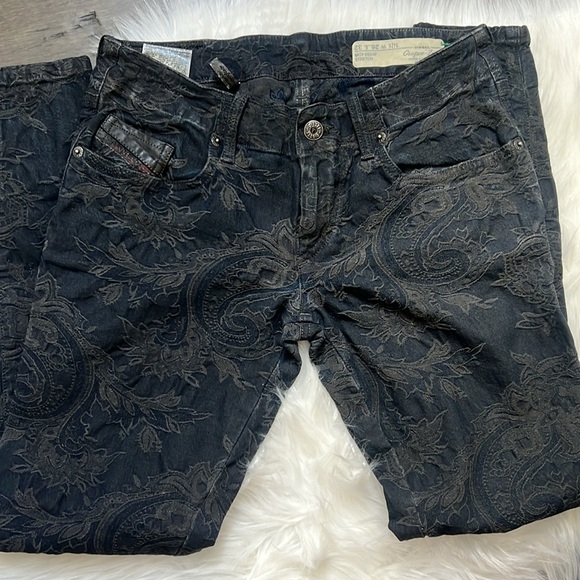 Gently Used Diesel Jeans - Grupee Sz 25 L 32 Women’s - Picture 4 of 9